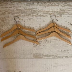 Kids hangers ( bundle of 6)